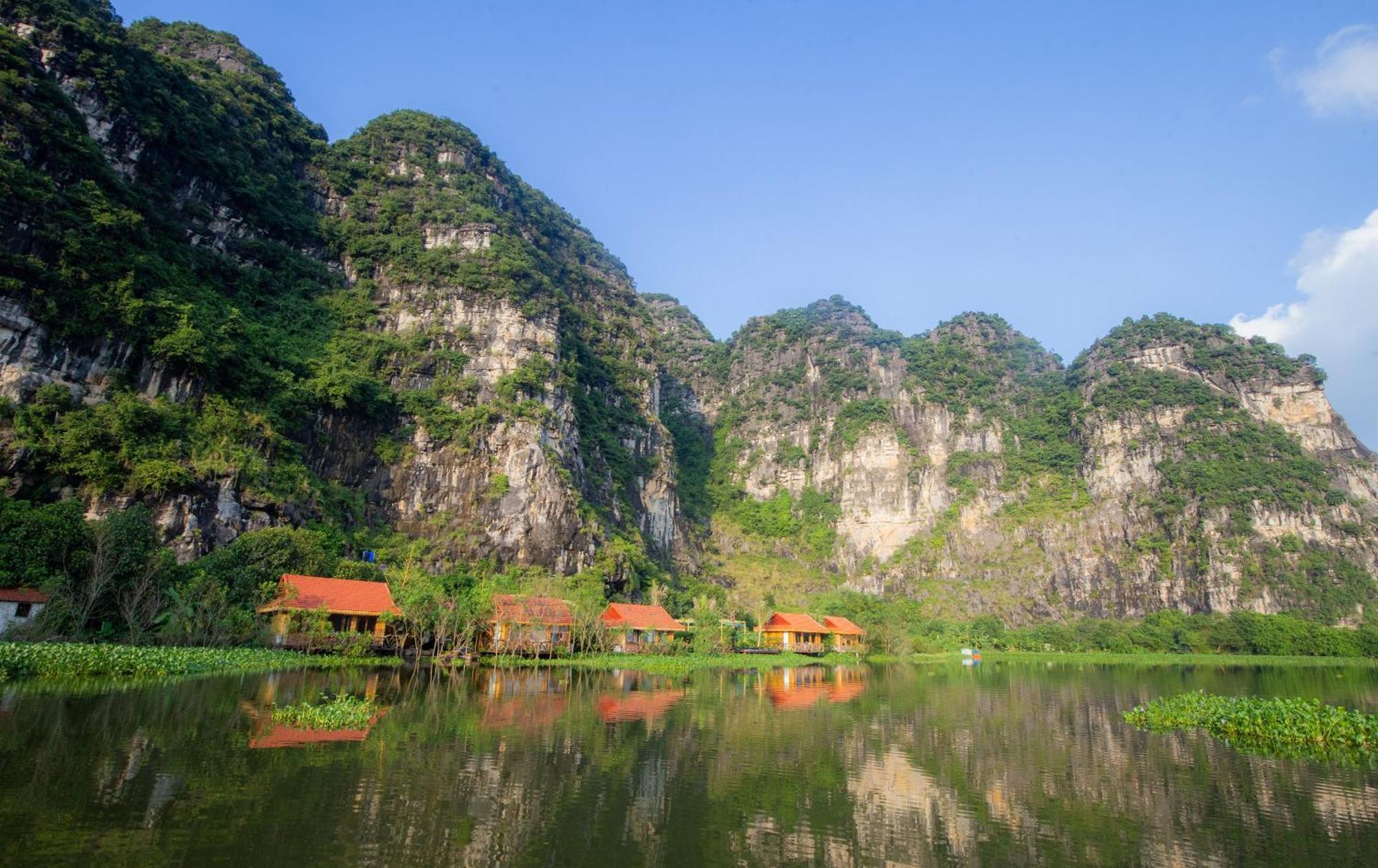 Xuan Son Lakeside Bungalow Ninh Binh Exterior photo