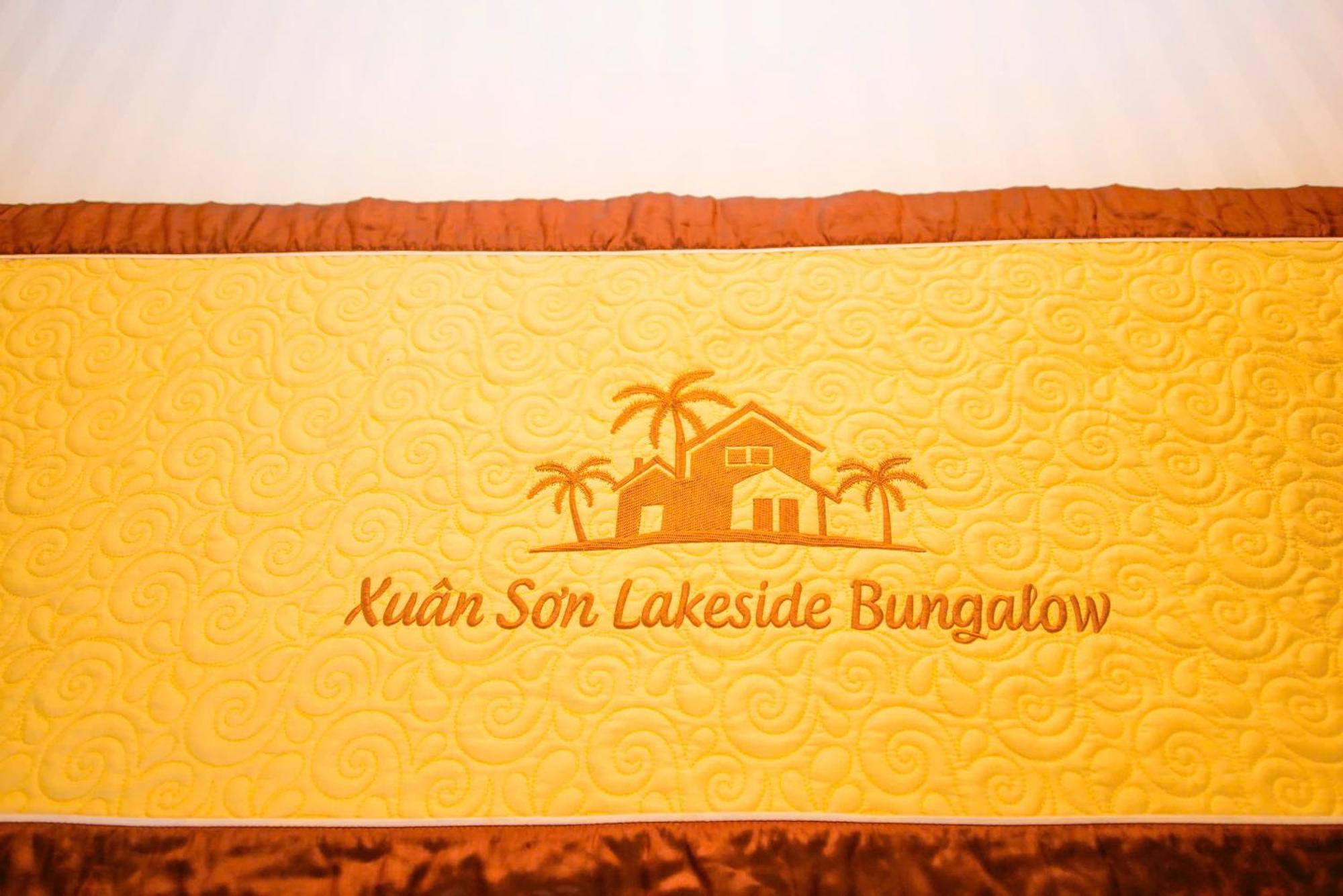 Xuan Son Lakeside Bungalow Ninh Binh Exterior photo