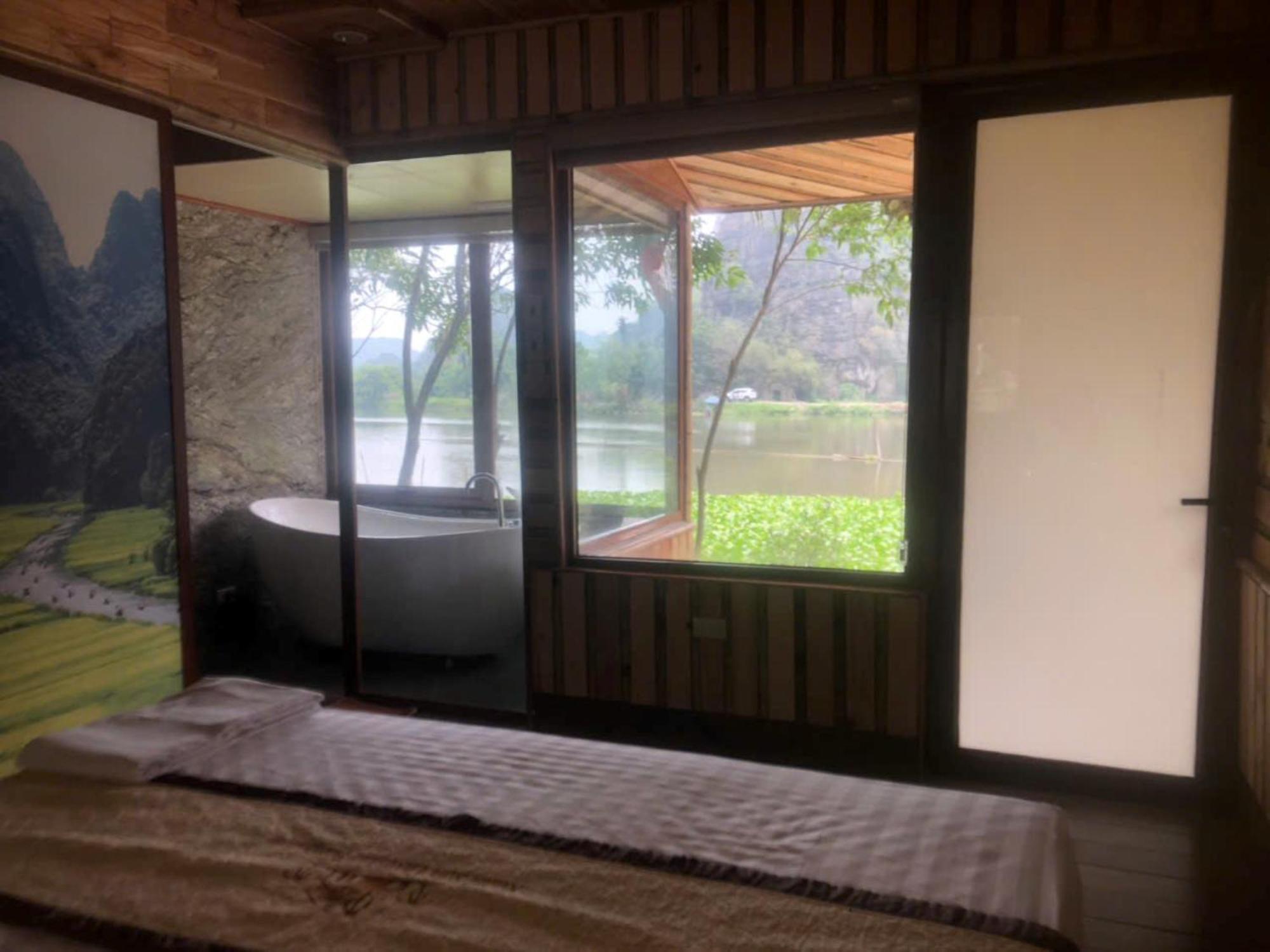 Xuan Son Lakeside Bungalow Ninh Binh Exterior photo